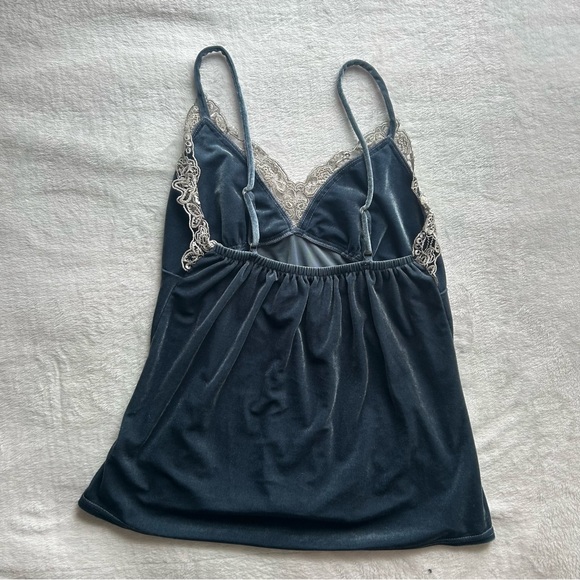 Lace tank top, 97% polyester, 3% spandex, ( NO TAG ) - Picture 3 of 6